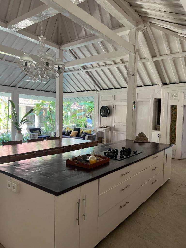 Umalas Suites Seminyak  Luaran gambar
